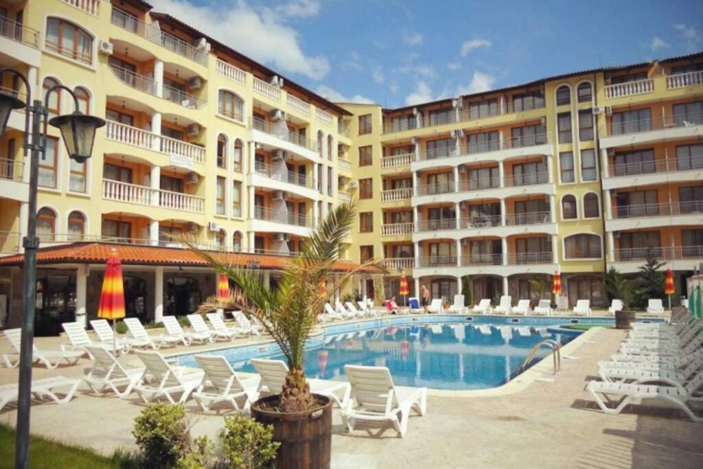 Уютные Апартаменты С Бассейном У Моря В Г. Солнечный Берег Sunny Beach Exterior photo